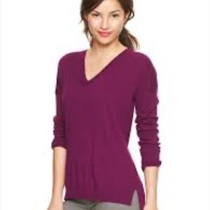 NWT OLD NAVY WOMEN SZ: MEDIUM EVERSOFT BURGUNDY LONG SLEEVED LIGHTWEIGHT SWEATER